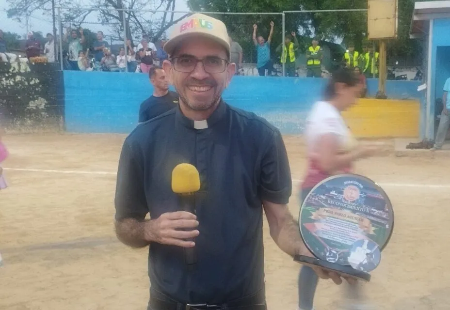 Presbítero Pablo Aguilar, homenajeado