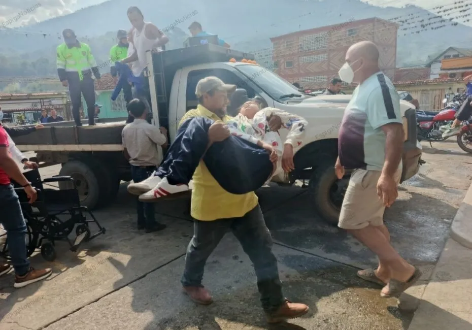 Padres y representantes trasladaron a jóvenes al Hospital Tipo I de Biscucuy