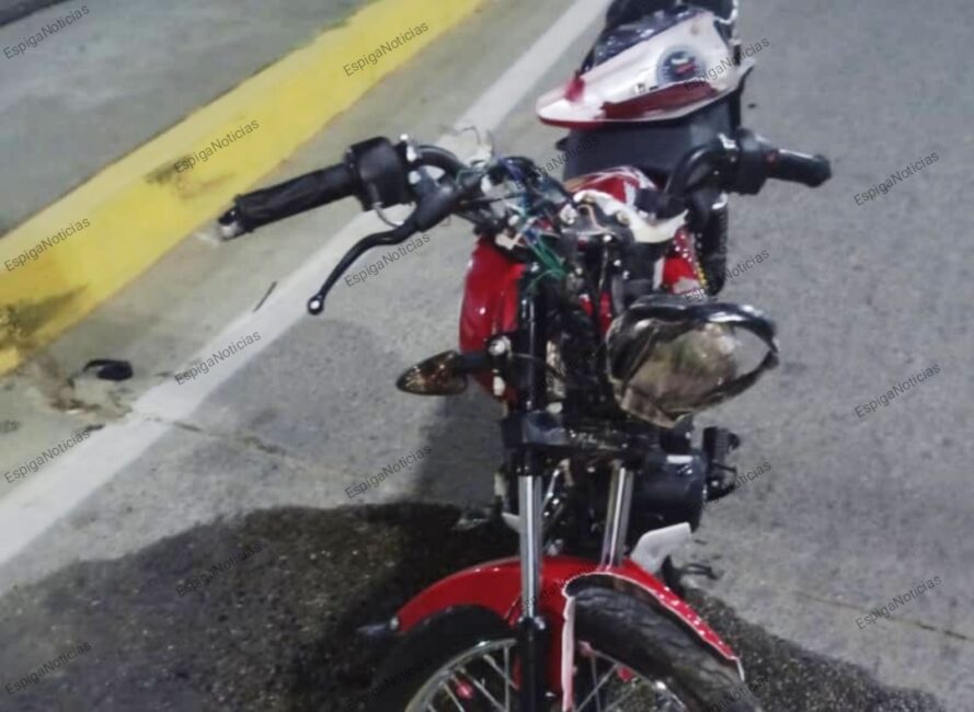 A bordo de esta moto iba el joven odontólogo